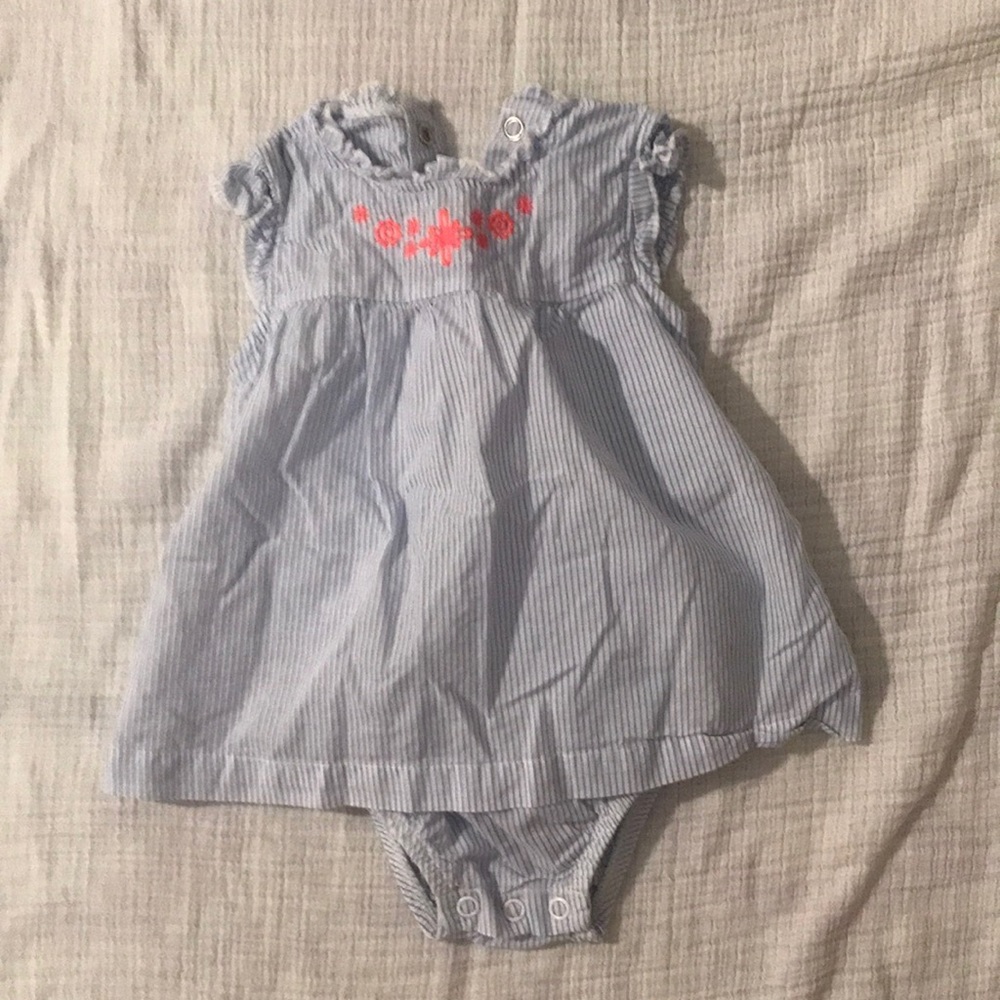 Carter’s pin stripe bodysuit, 6m